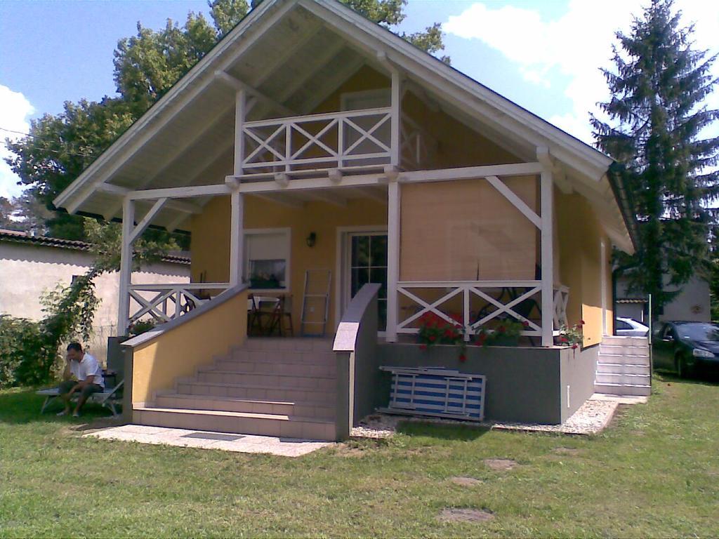 Rozmaring Haz Villa Balatonlelle Luaran gambar
