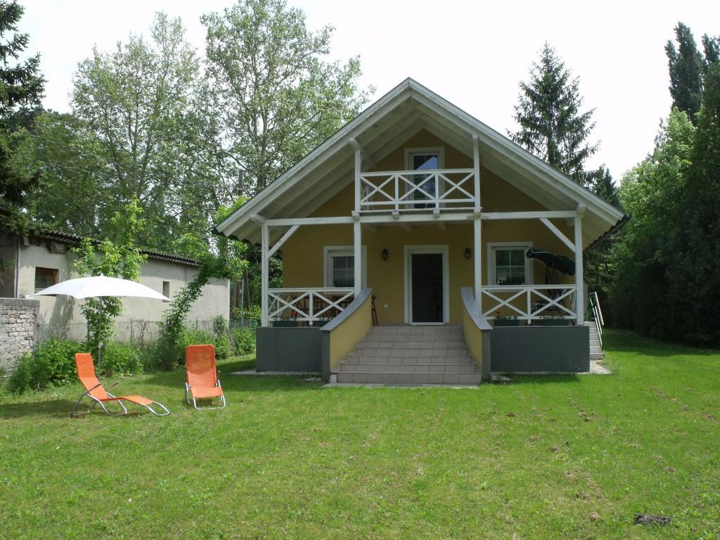 Rozmaring Haz Villa Balatonlelle Luaran gambar